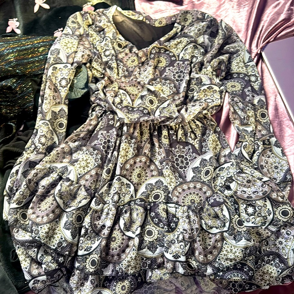 Cute patterned long sleeve dress